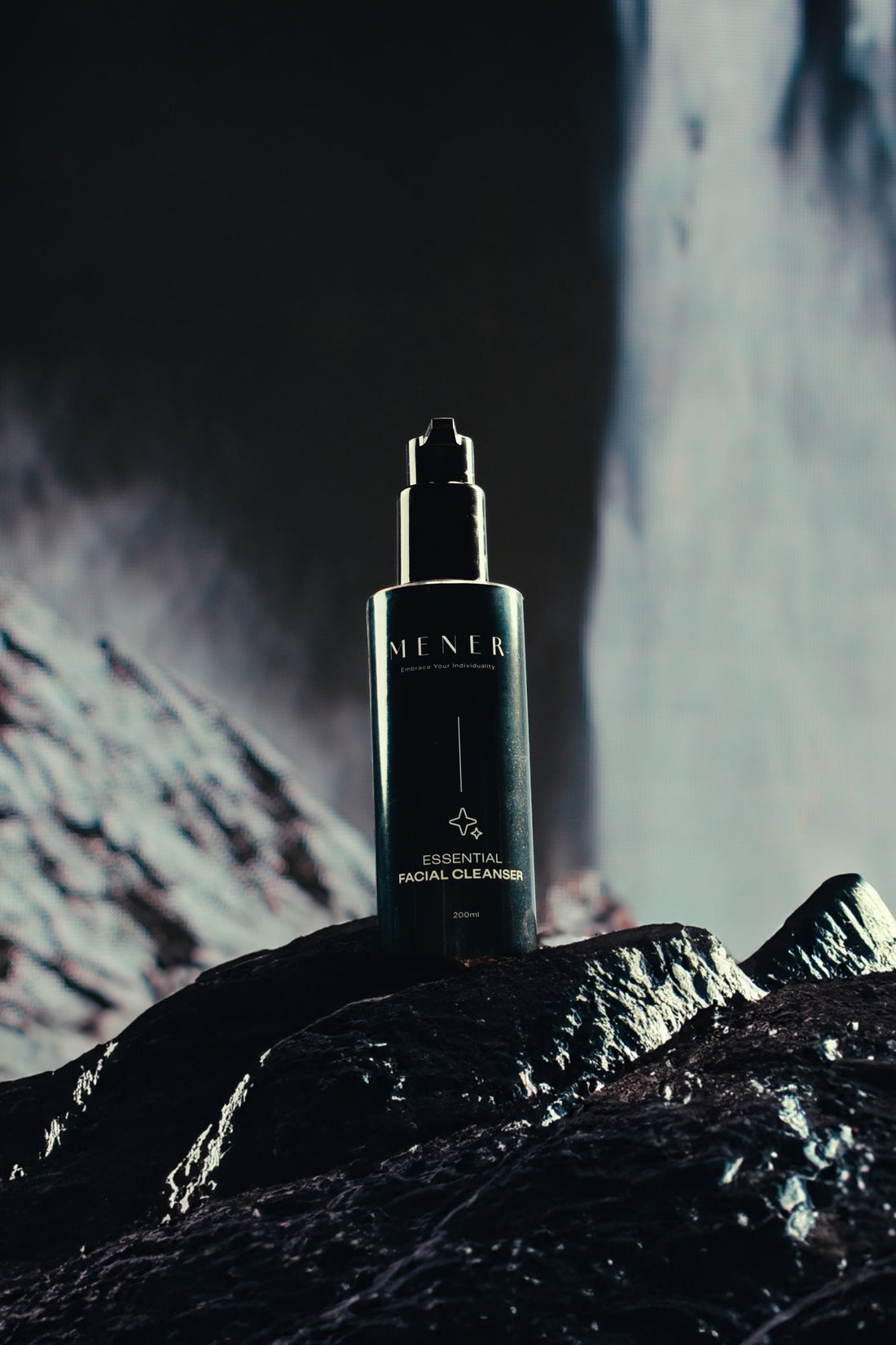 Mener - Essential Facial Cleanser - 200ml